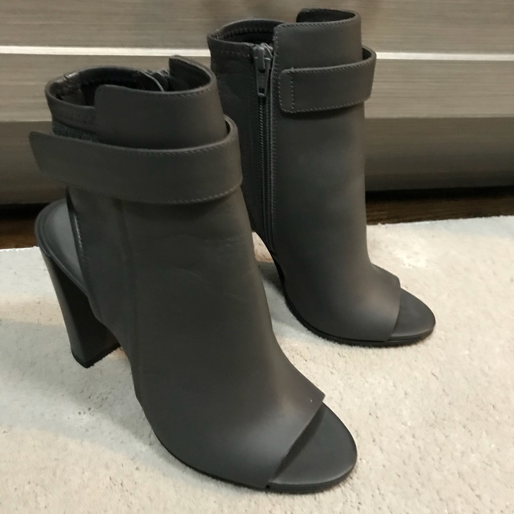 Beautiful grey Vince peep toe booties